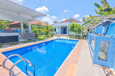 homestay-jogja-whouse-elm-pool